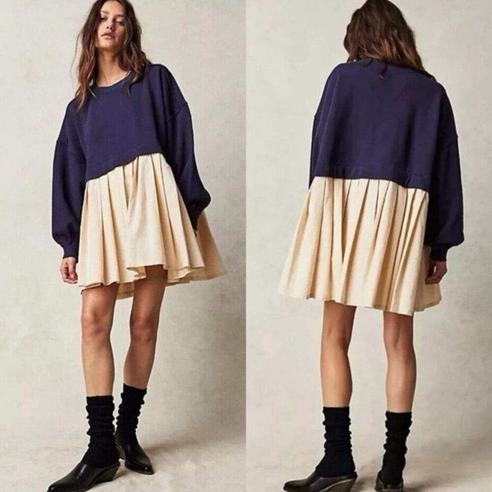 Free People Eleanor Sweatshirt in Tempest Navy Combo L